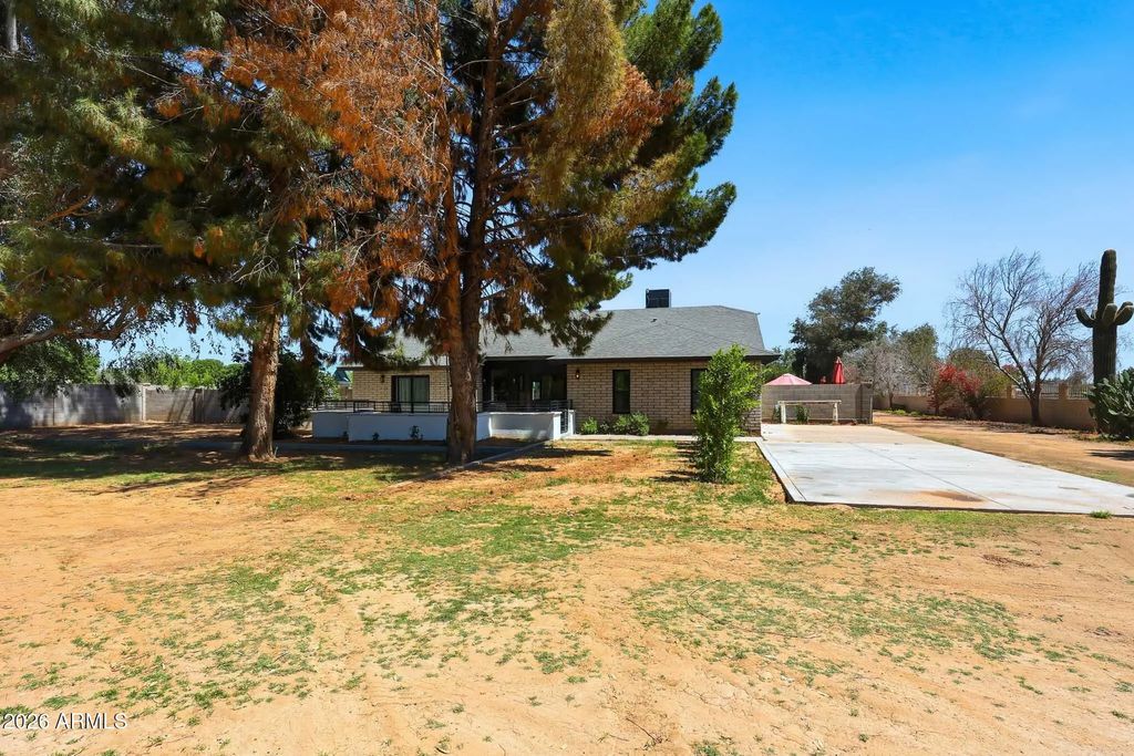 7601 N Citrus Road, Waddell