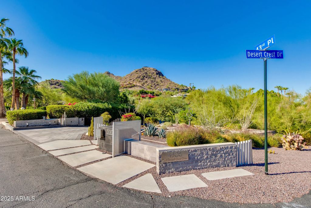 4306 E Desert Crest Drive, Paradise Valley