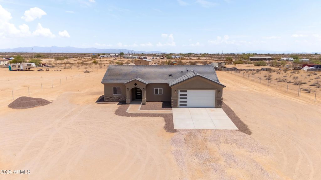 1327 N 380th Drive, Tonopah