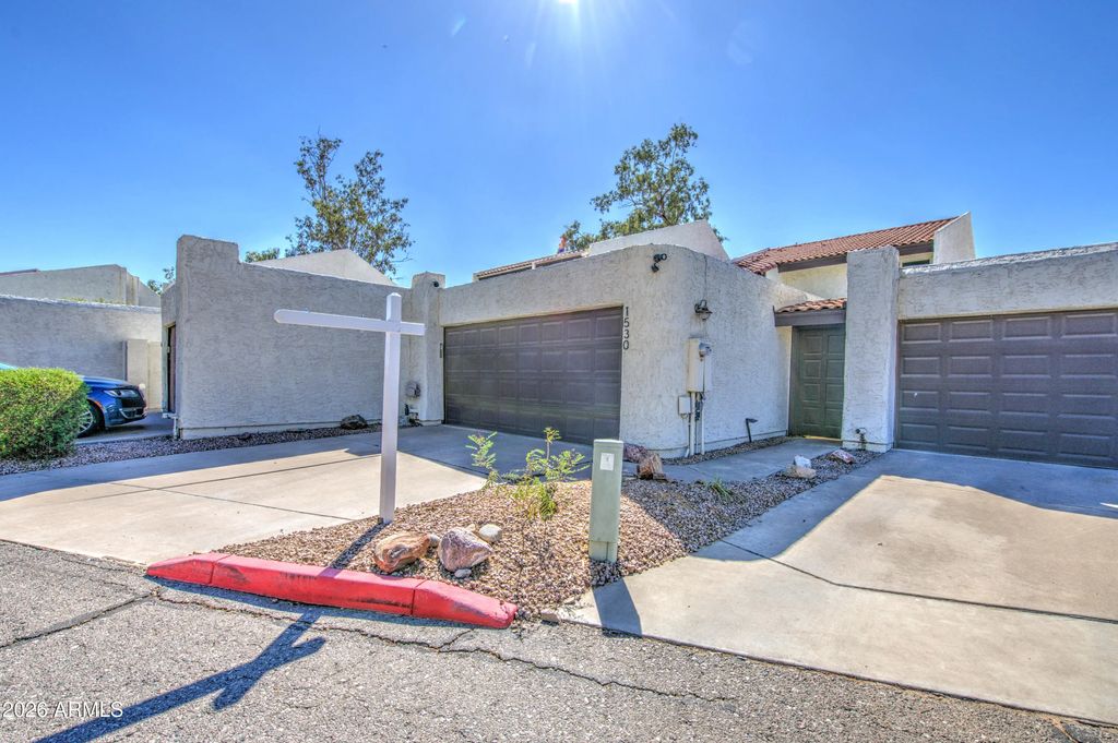 1530 S River Drive, Tempe