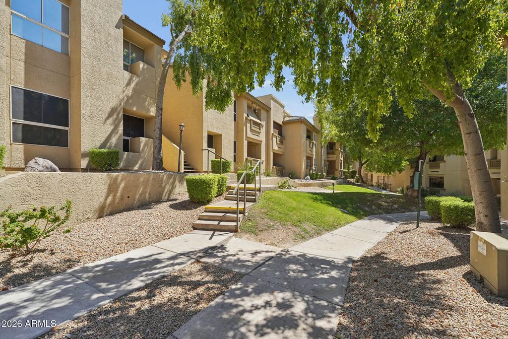 1880 E Morten Avenue (unit 214), Phoenix