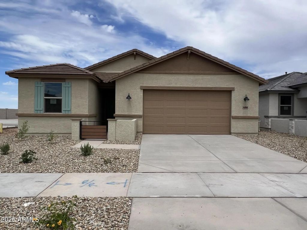 46860 W Crescent Moon Drive, Maricopa