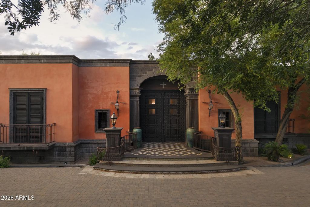 8100 N 68th Street, Paradise Valley