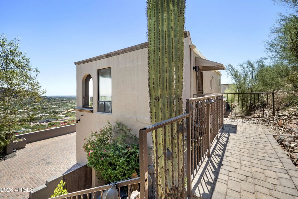 6900 N Highlands Drive, Paradise Valley