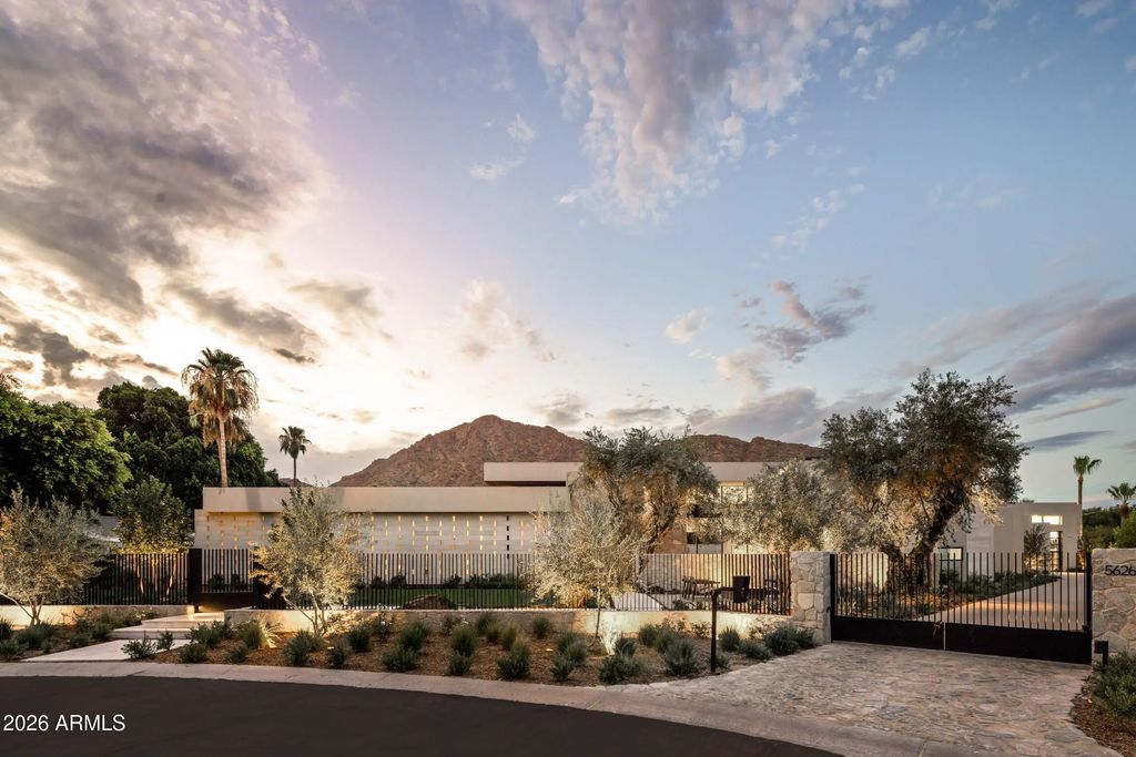 5626 E Montecito Avenue, Phoenix