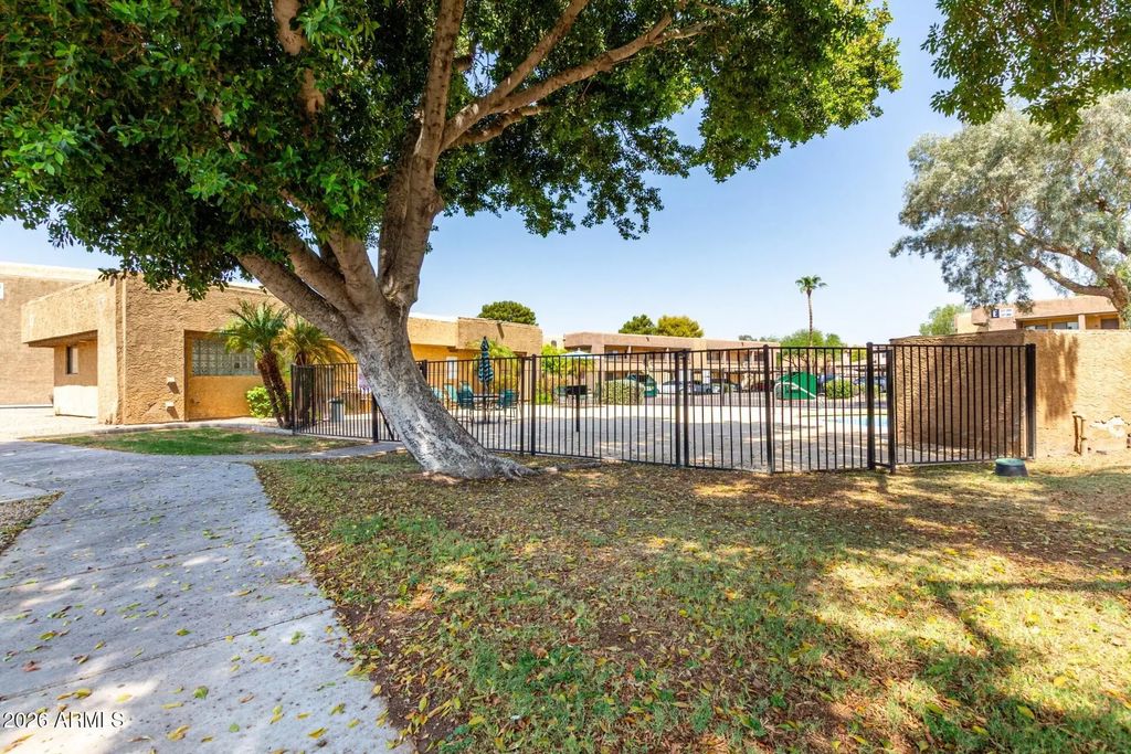 3601 W Tierra Buena Lane (unit 227), Phoenix