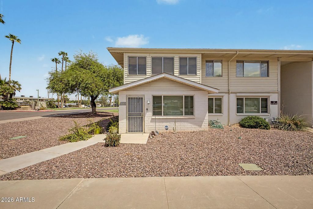 8221 E Garfield Street (unit L119), Scottsdale