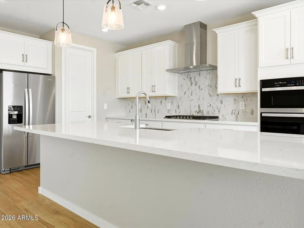 18456 W Loma Lane, Waddell
