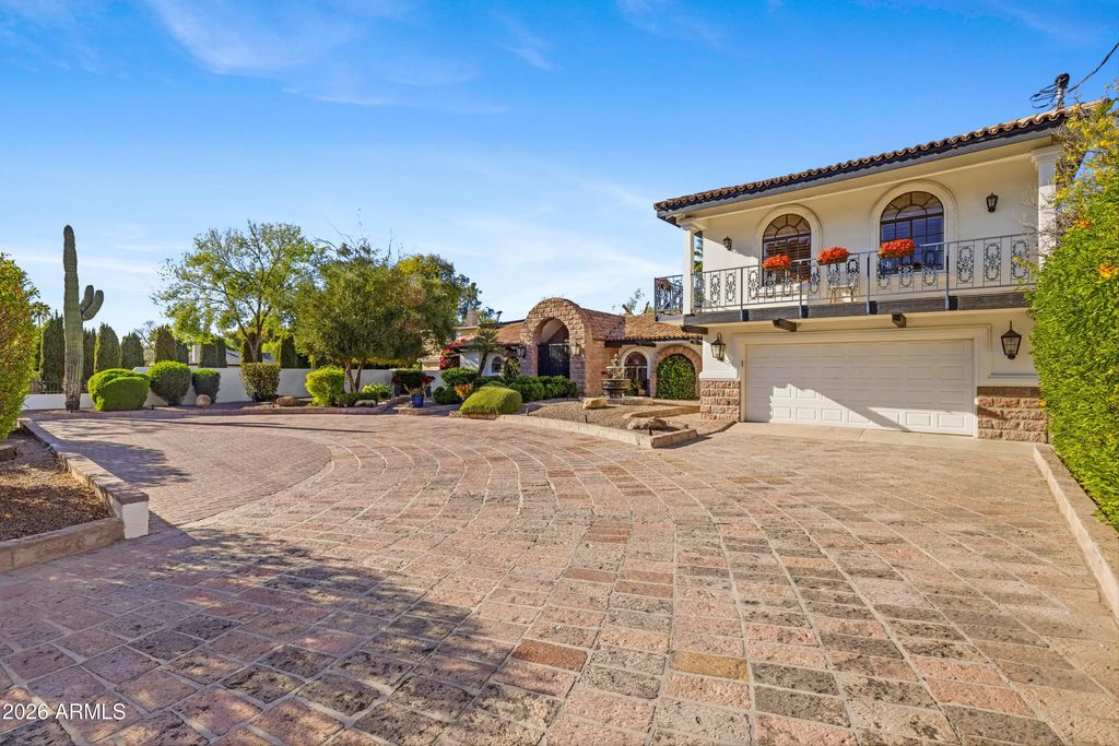 320 W Bethany Home Road, Phoenix