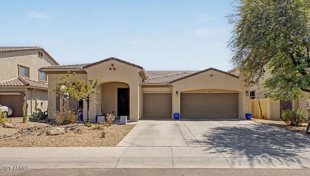 5229 W Branham Lane, Laveen