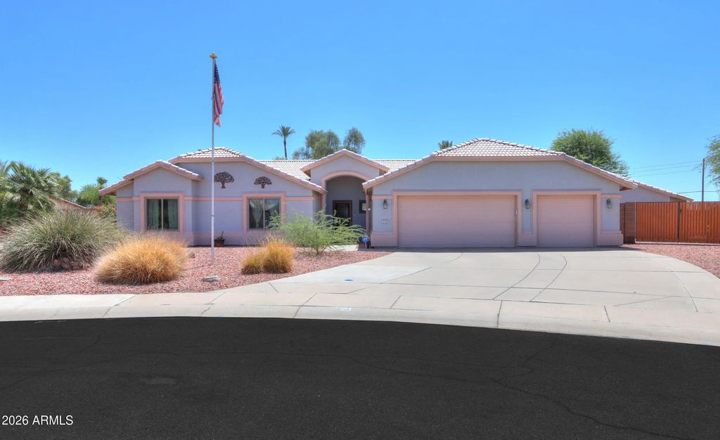 216 E Pebble Court, Casa Grande