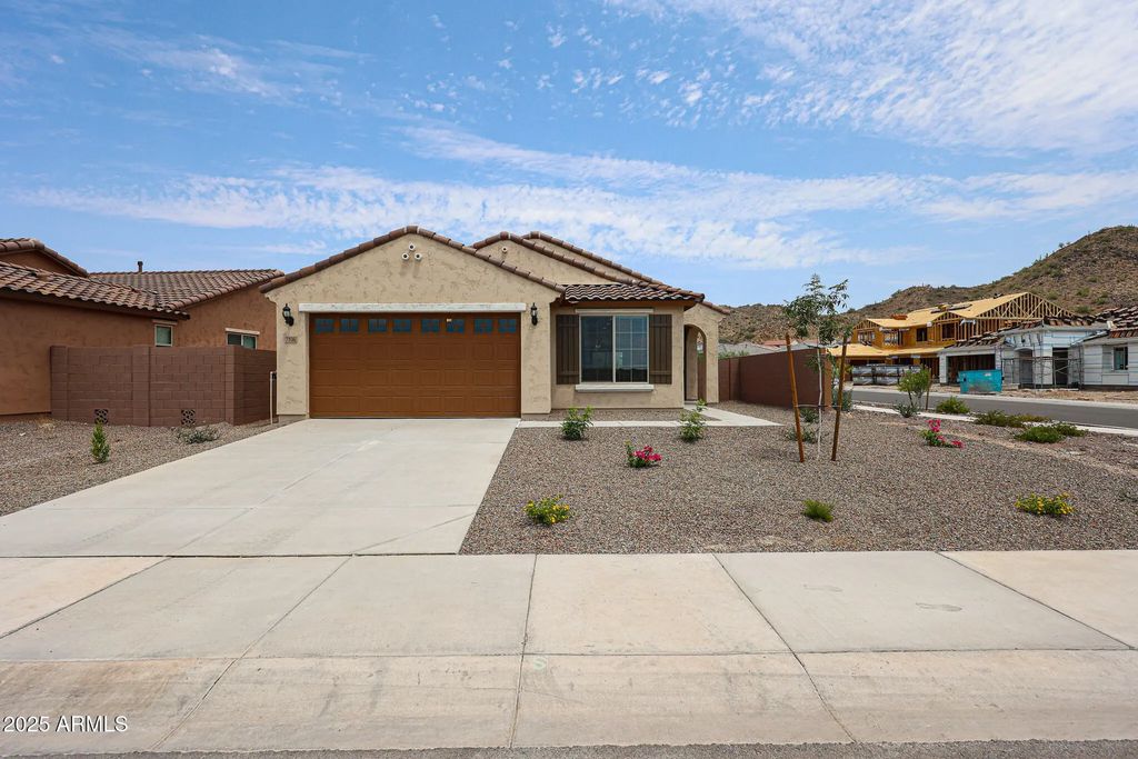 7106 W Hedge Hog Place, Peoria