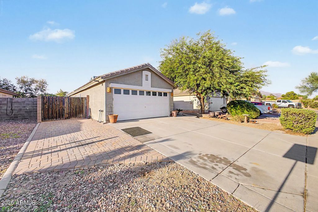 1096 E Graham Lane, Apache Junction