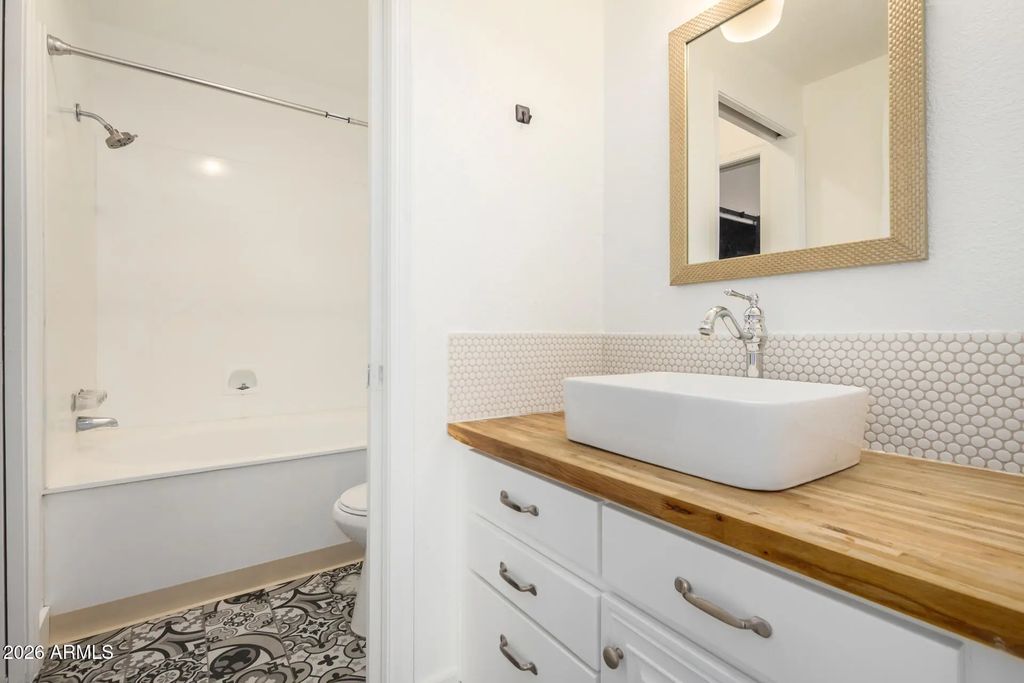 5640 E Bell Road (unit Unit 1100), Scottsdale