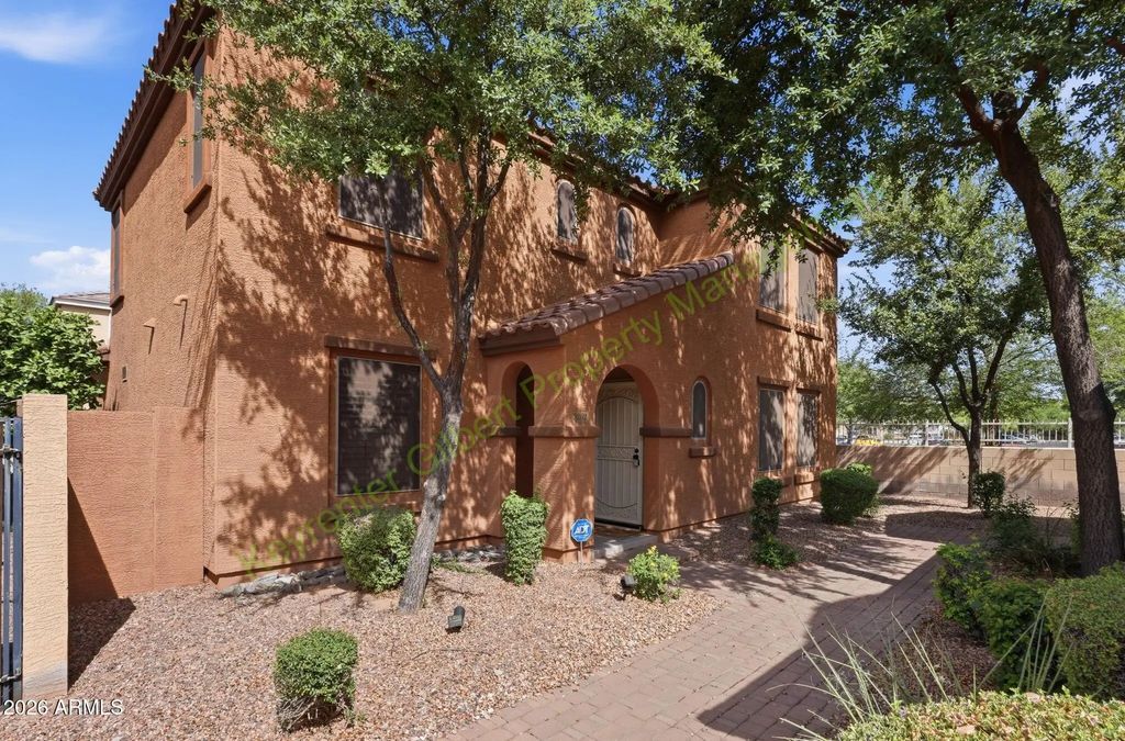 3262 E Milky Way, Gilbert