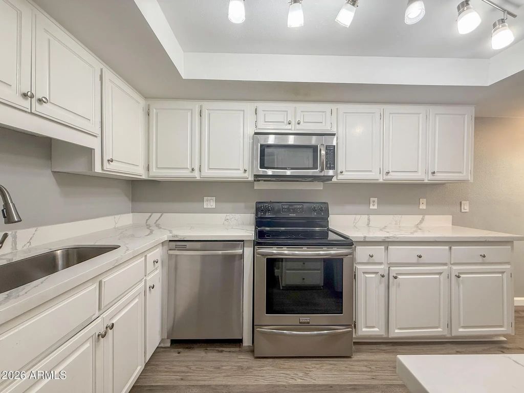 5110 N 31st Way (unit 316), Phoenix
