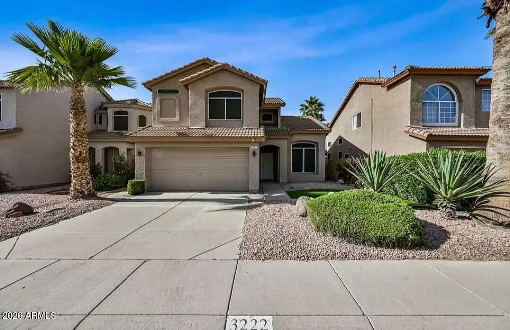 3222 E Wickieup Lane, Phoenix