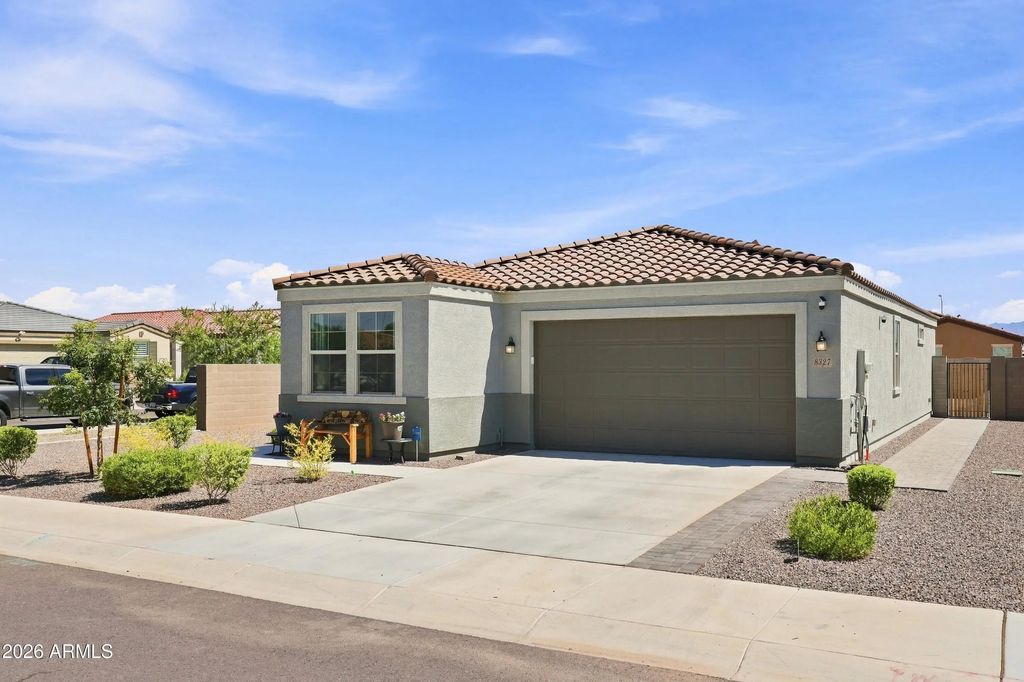 8327 W Illini Street, Tolleson
