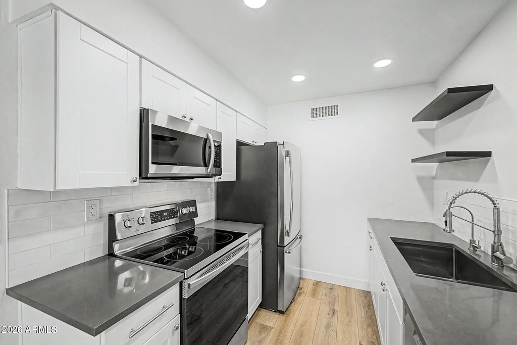 5631 S Bounty Court (unit B), Tempe