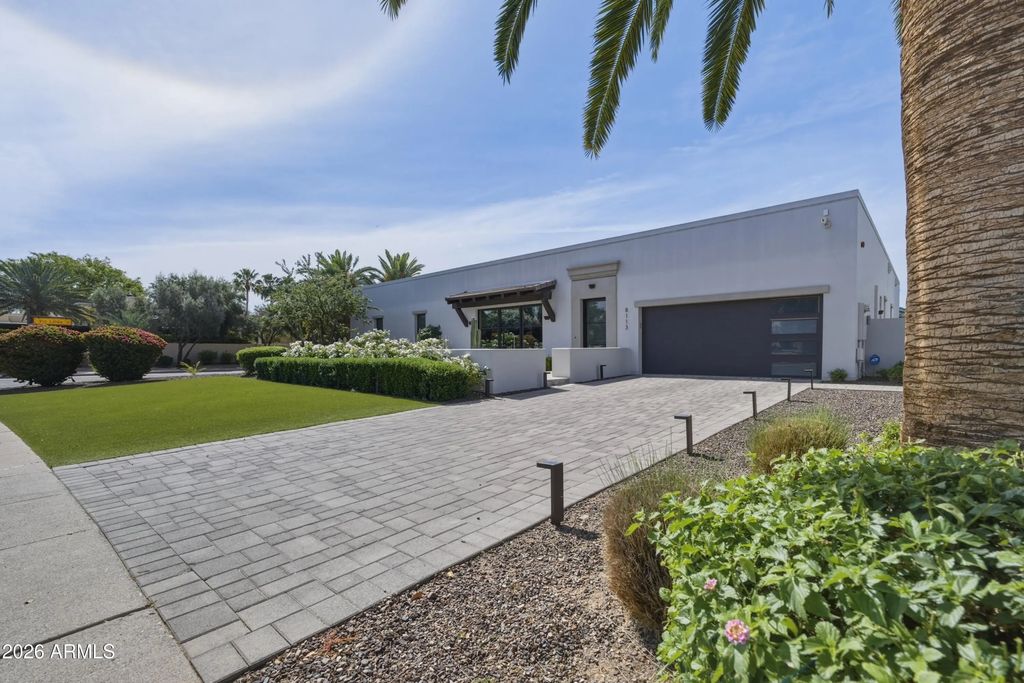 8113 E Del Cadena Drive, Scottsdale