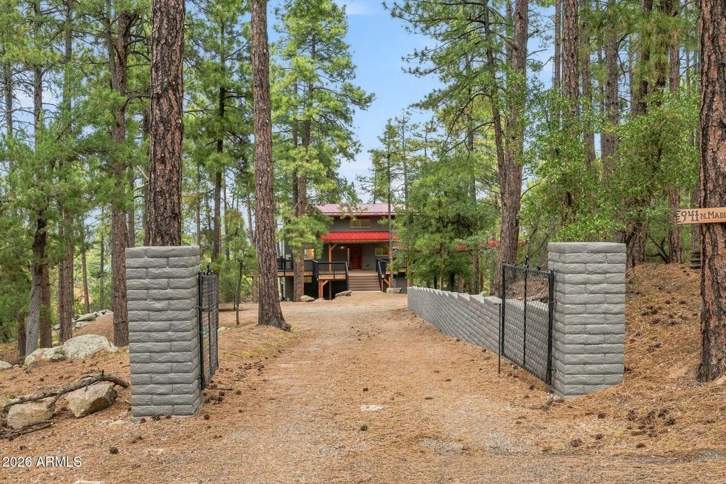 941 N Madizell Drive, Prescott