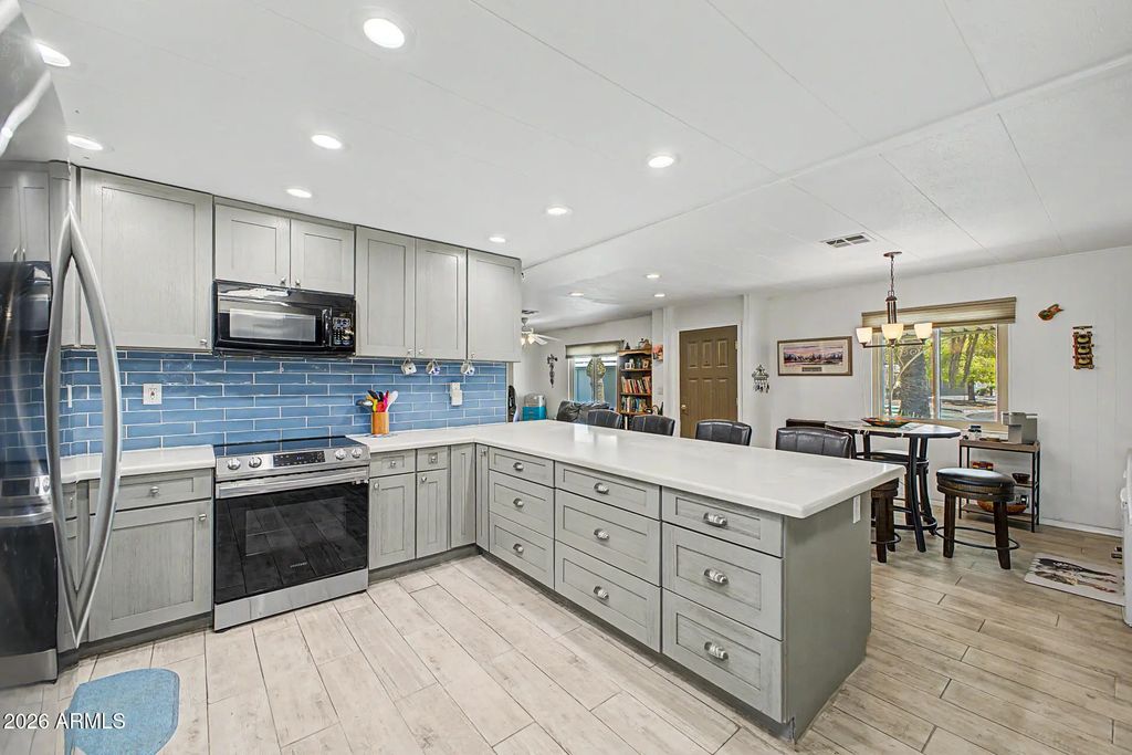 415 S 81st Place, Mesa