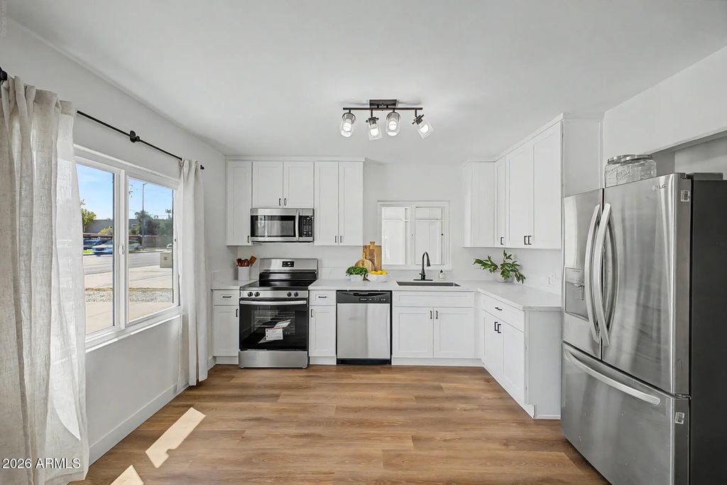636 W Rio Salado Parkway, Mesa