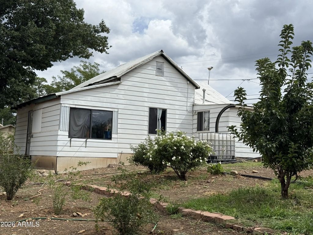 12501 E Central Avenue, Mayer
