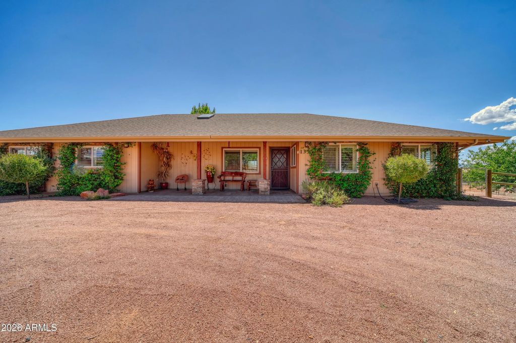 1355 S Desert Holly Trail, Cornville
