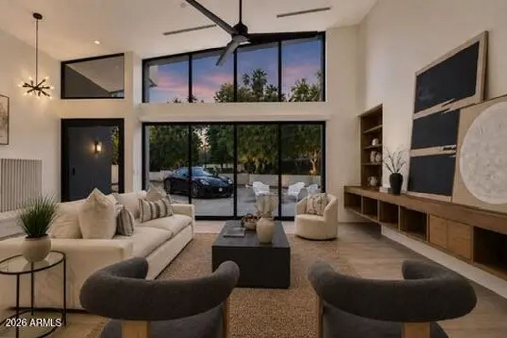 525 W Lamar Road W, Phoenix