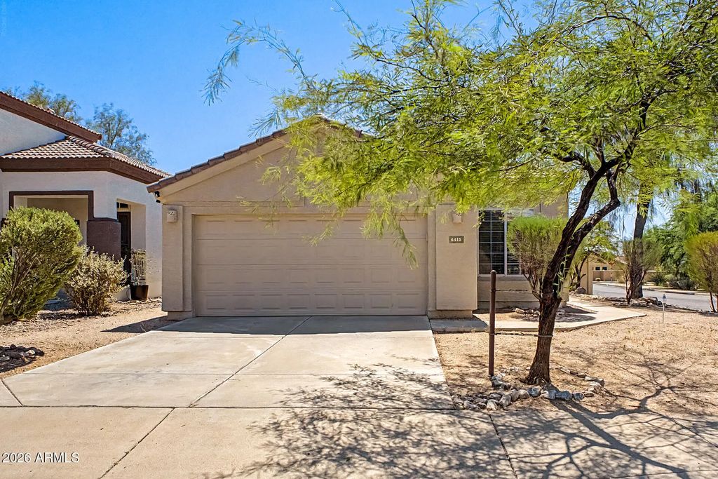 4415 E Chaparosa Way, Cave Creek