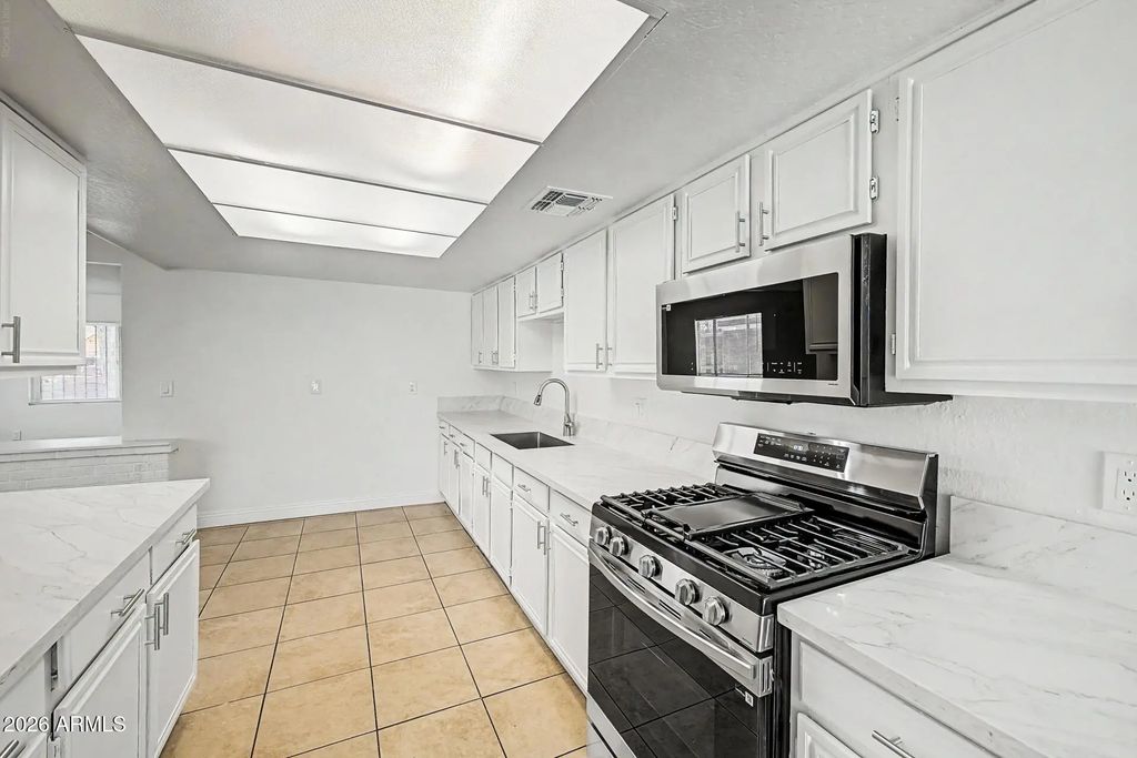 1621 N 37th Drive, Phoenix