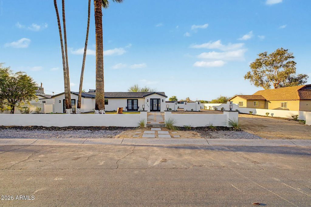 720 E Desert Lane, Phoenix