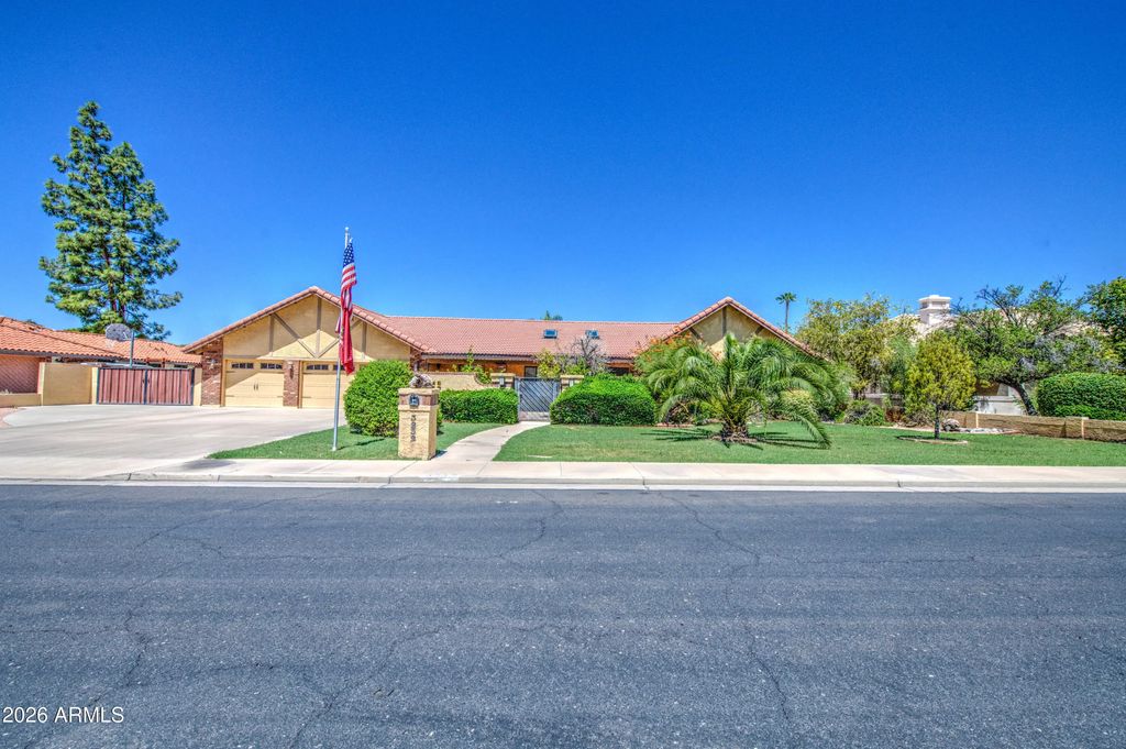3232 E Ellis Street, Mesa