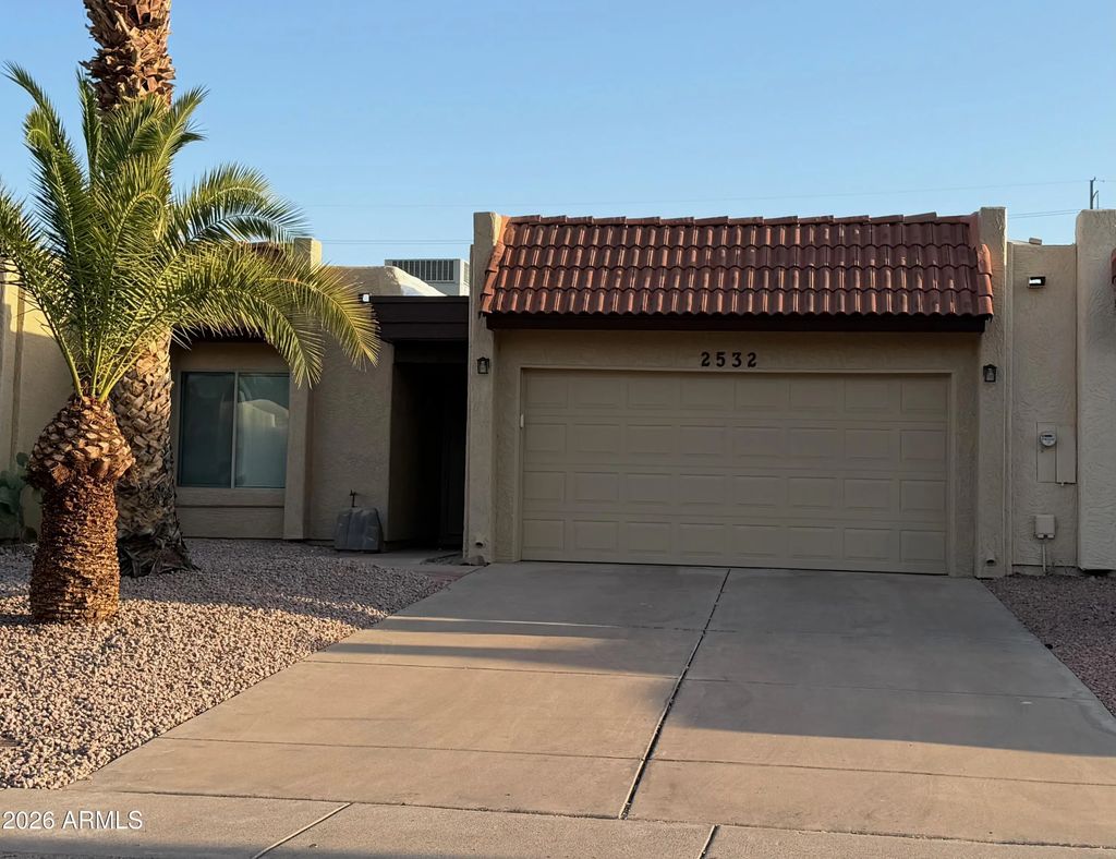 2532 E Bluefield Avenue, Phoenix