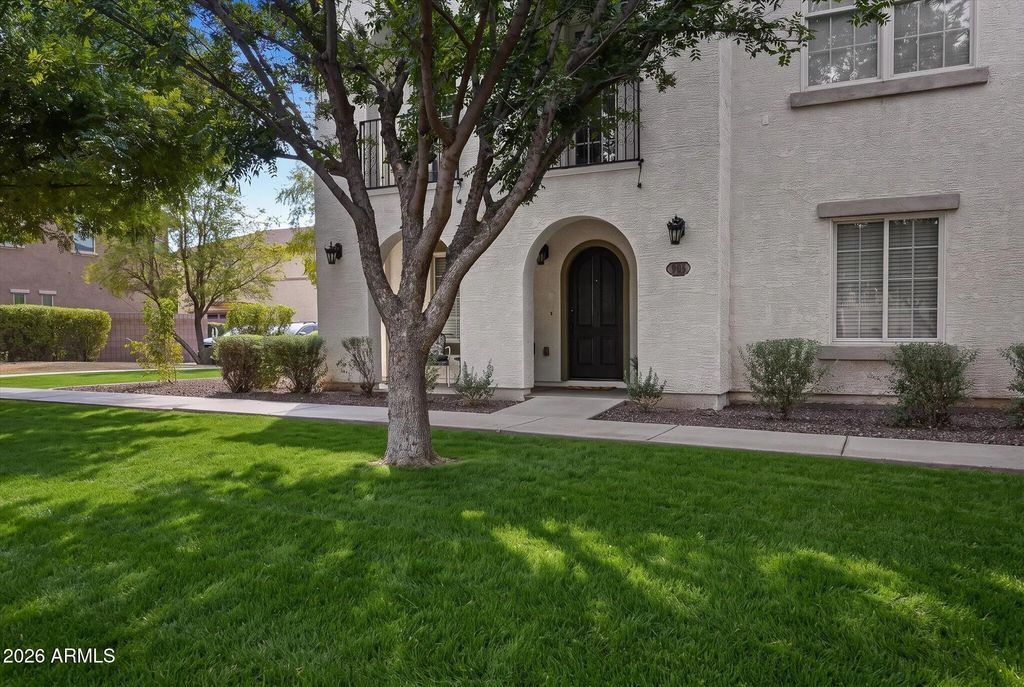 905 S Osborn Lane, Gilbert