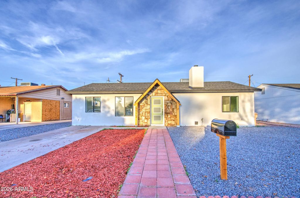 5613 N 63rd Drive, Glendale