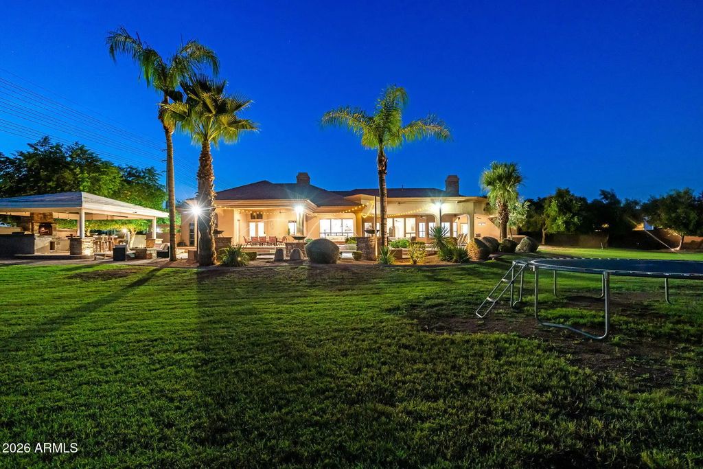 1131 E Desert Court, Gilbert