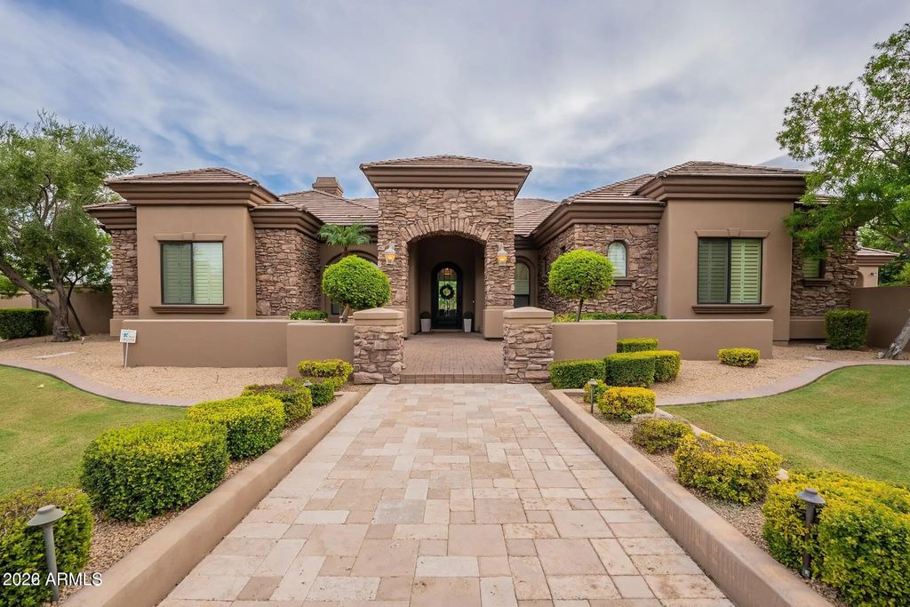 1131 E Desert Court, Gilbert