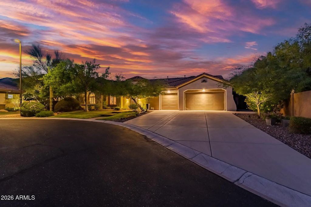 1813 W Camargo Court, Anthem