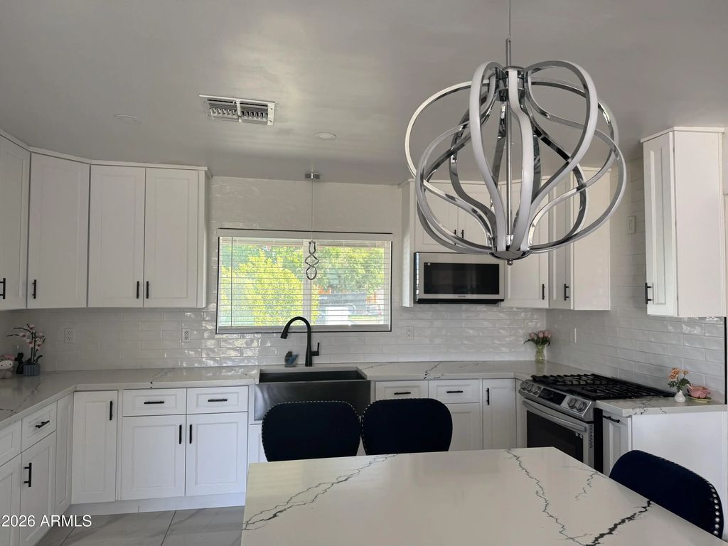 1129 W 10th Street, Mesa