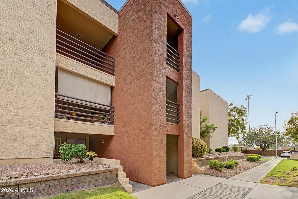 1340 N Recker Road (unit 322), Mesa