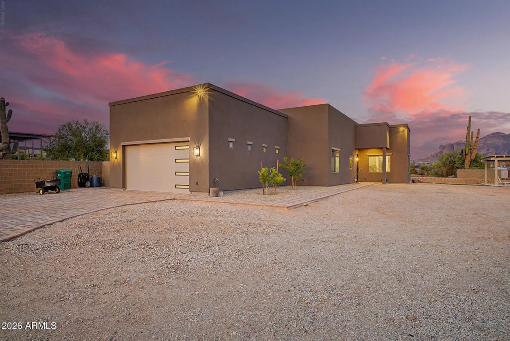 4921 N Wolverine Pass Road, Apache Junction