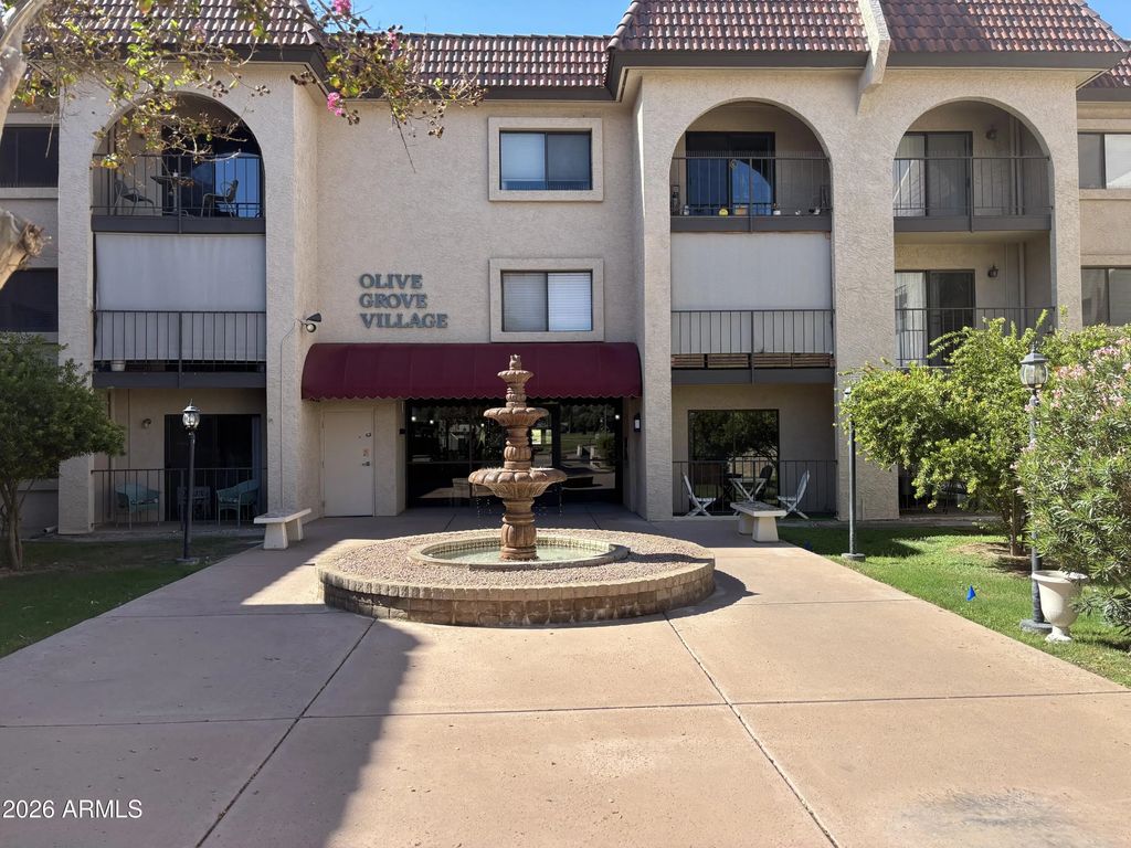 3033 E Devonshire Avenue (unit 2017), Phoenix