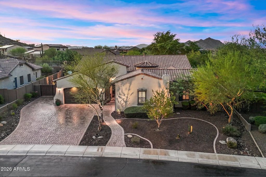 6752 W Lucia Drive, Peoria