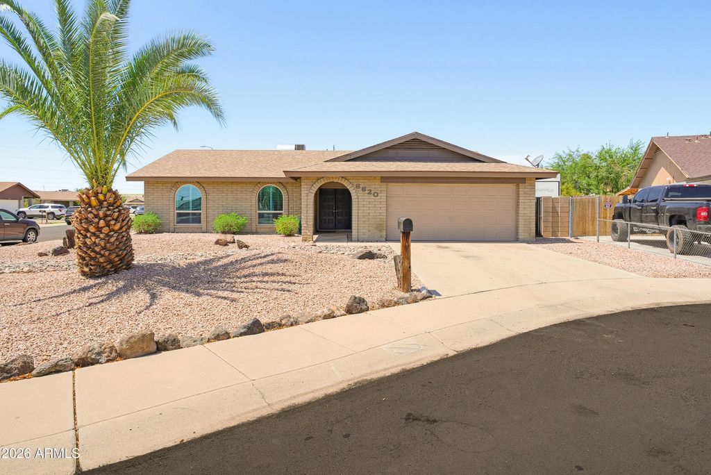 6620 W Mercer Lane, Glendale