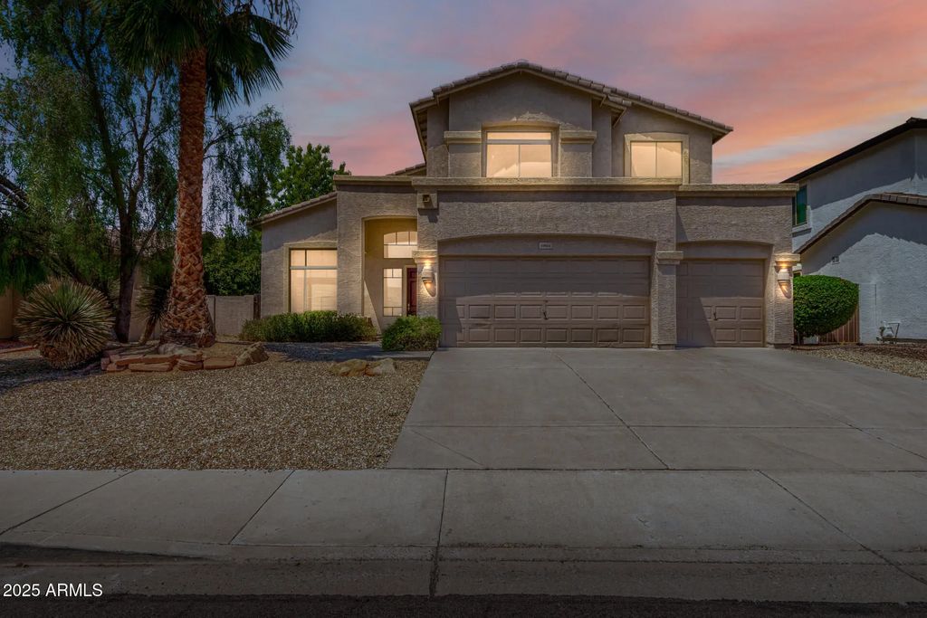 6804 W Lone Cactus Drive, Glendale