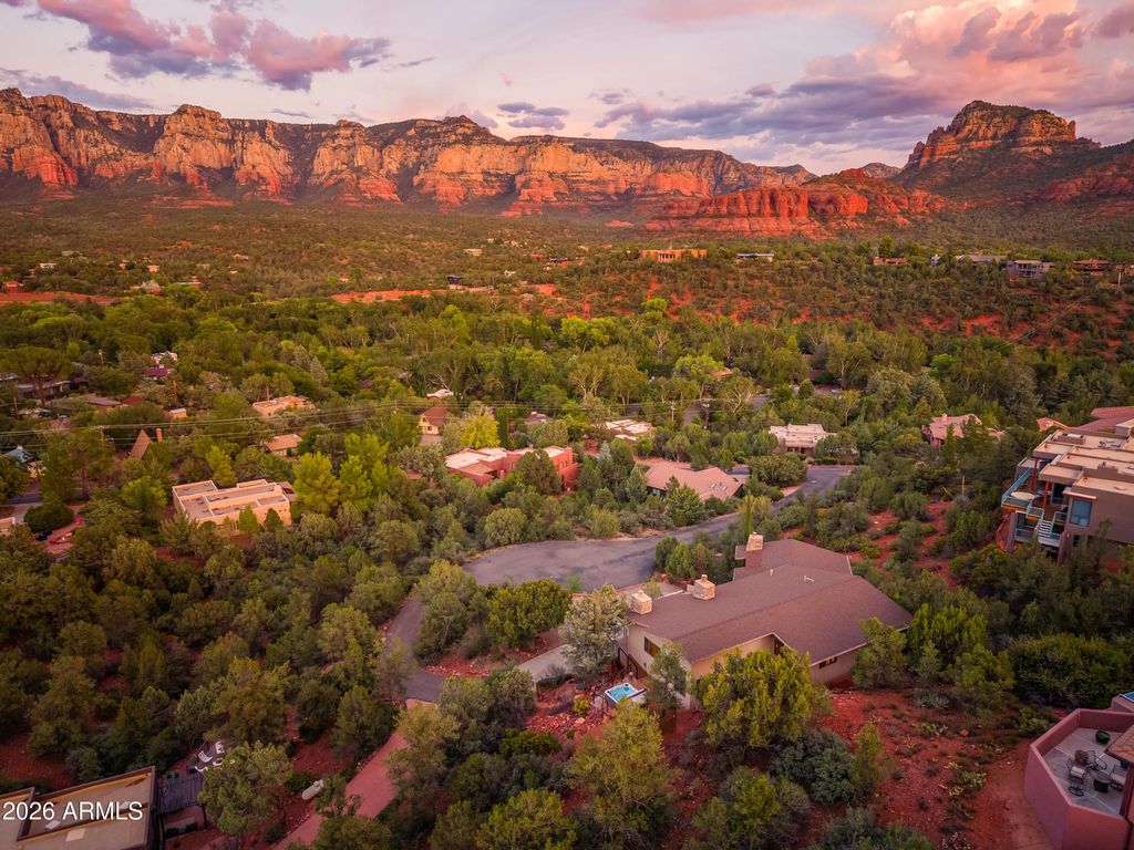 303 Oak Ridge Lane, Sedona