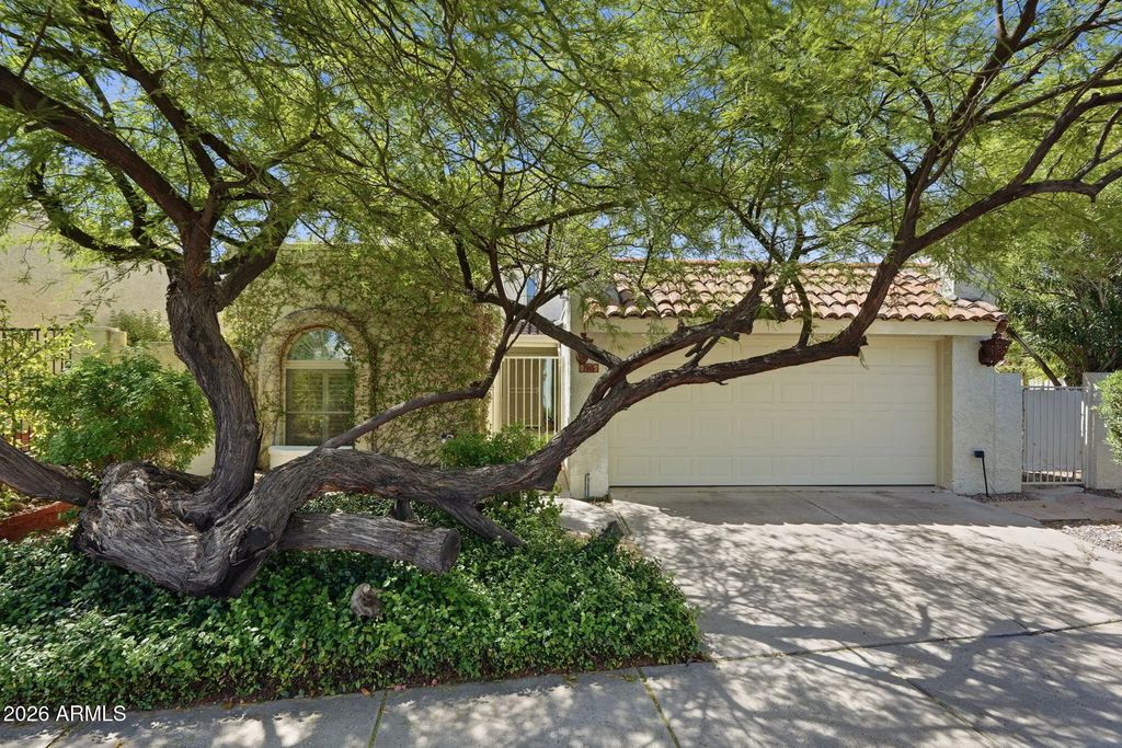 1915 E Linger Lane, Phoenix