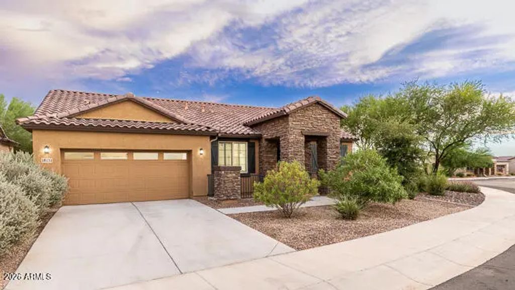 18131 W Redwood Lane, Goodyear